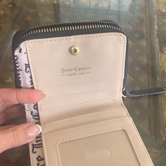 Juicy Couture wallet - Picture 2 of 5